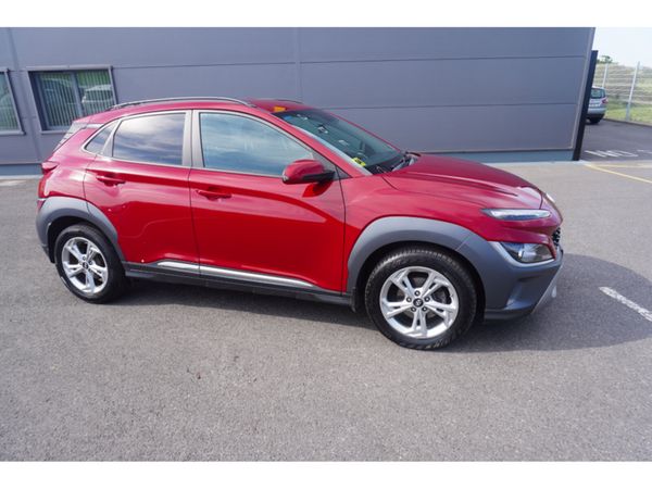 Hyundai KONA MPV, Petrol, 2021, Red
