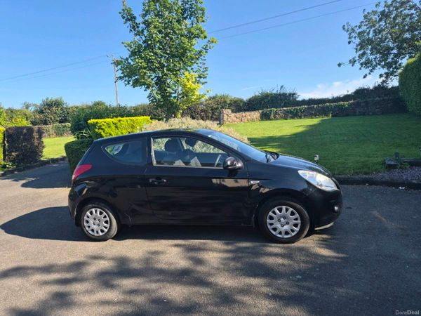Hyundai i20 Hatchback, Petrol, 2011, Black