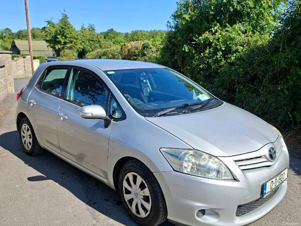 Toyota Auris Hatchback, Diesel, 2012, Silver