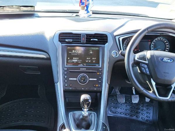 Ford Mondeo Hatchback, Petrol, 2016, White