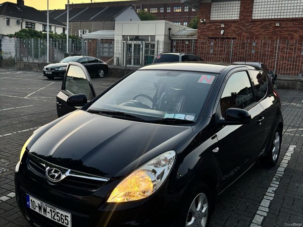 Hyundai i20 Hatchback, Petrol, 2010, Black