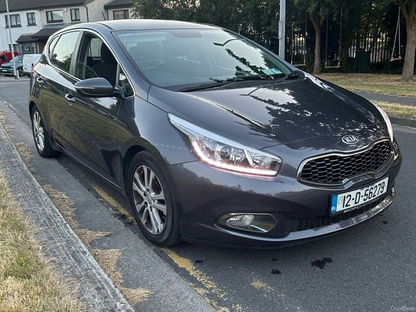 Kia Ceed Hatchback, Diesel, 2012, Silver