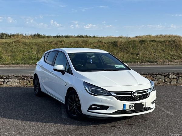 Opel Astra Hatchback, Petrol, 2019, White