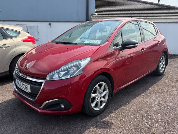 Peugeot 208 Hatchback, Diesel, 2018, Red
