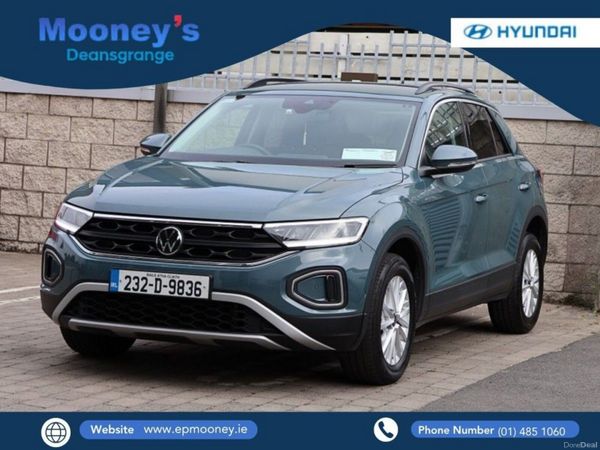 Volkswagen T-Roc SUV, Petrol, 2023, Blue