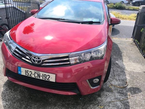 Toyota Corolla Saloon, Diesel, 2015, Red