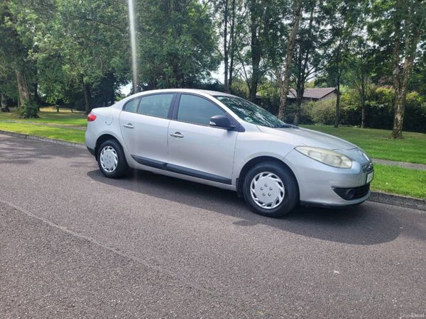 Renault Fluence Saloon, Diesel, 2011, Silver