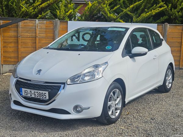 Peugeot 208 Hatchback, Petrol, 2015, White