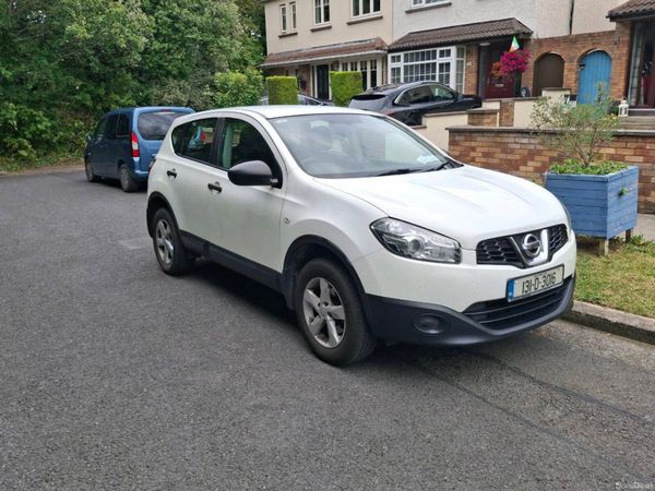 Nissan Qashqai Hatchback, Petrol, 2013, White