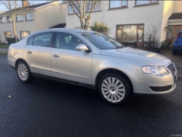 Volkswagen Passat Saloon, Diesel, 2010, Silver