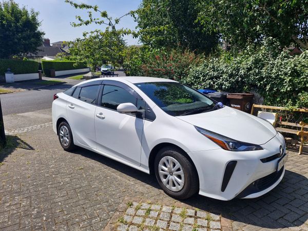 Toyota Prius Hatchback, Petrol Hybrid, 2020, White