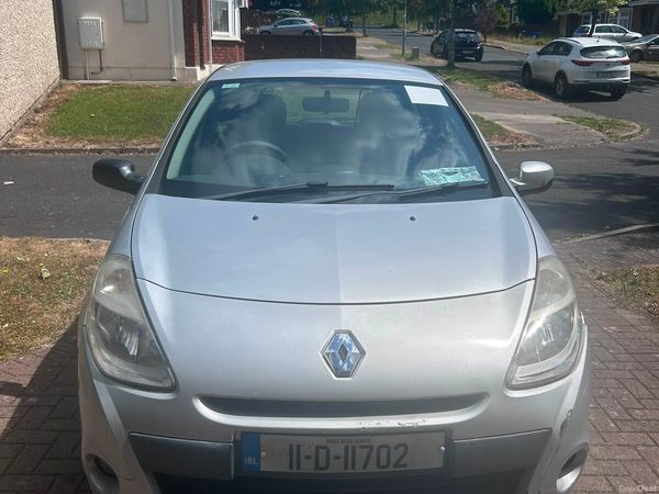 Renault Clio Hatchback, Ethanol Petrol, 2011, Silver