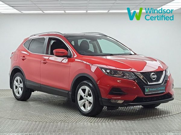 Nissan Qashqai MPV, Petrol, 2019, Red