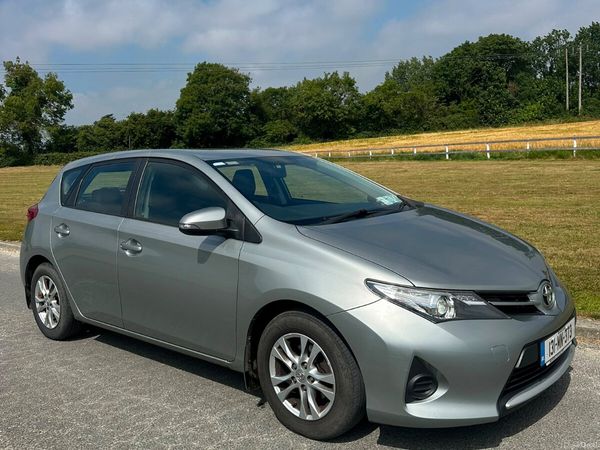 Toyota Auris Hatchback, Diesel, 2013, Grey