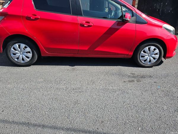 Toyota Vitz Hatchback, Petrol, 2014, Red
