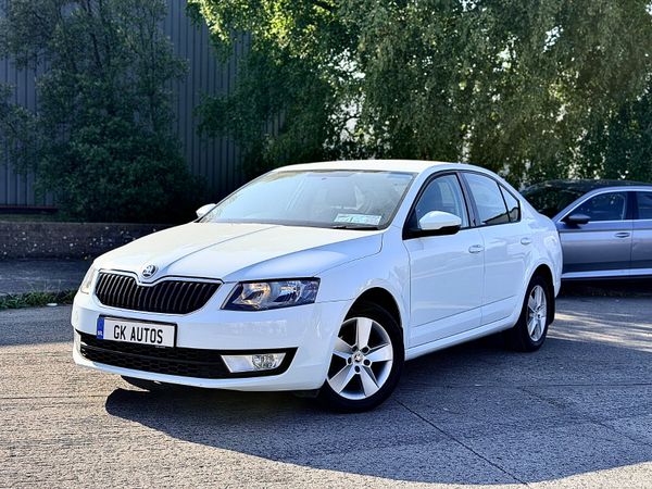Skoda Octavia Saloon, Diesel, 2016, White