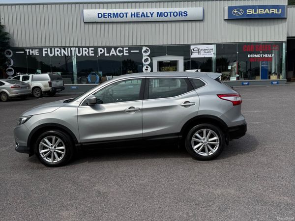 Nissan Qashqai Hatchback, Diesel, 2014, Silver