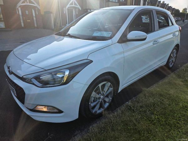 Hyundai i20 Hatchback, Diesel, 2016, White