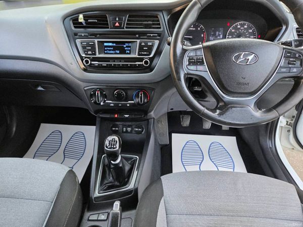 Hyundai i20 Hatchback, Diesel, 2016, White