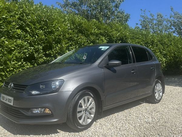 Volkswagen Polo Hatchback, Petrol, 2015, Grey