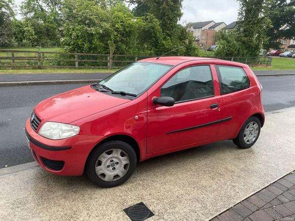 Fiat Punto Hatchback, Petrol, 2005, Red