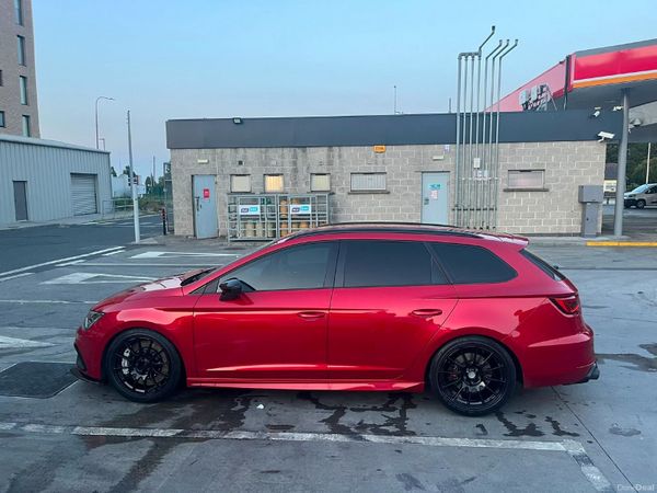 SEAT Leon Estate, Petrol, 2018, Red