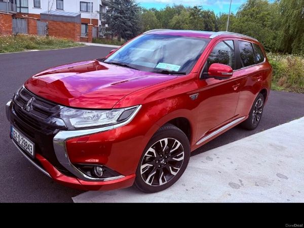 Mitsubishi Outlander SUV, Petrol Plug-in Hybrid, 2015, Red