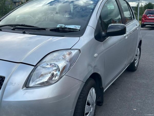 Toyota Yaris Hatchback, Petrol, 2007, Silver