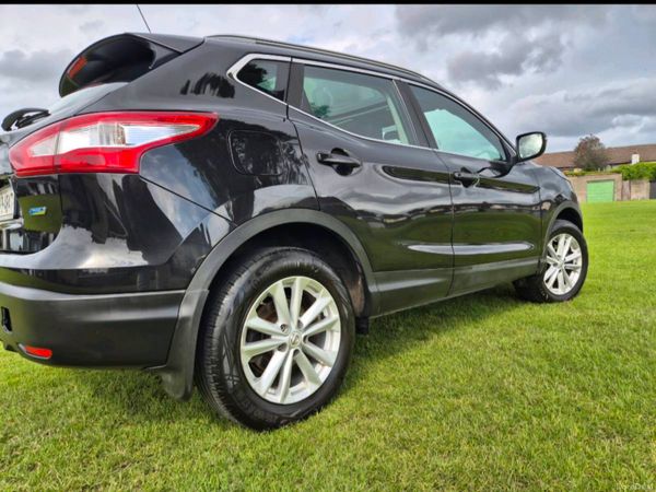 Nissan Qashqai Hatchback, Diesel, 2016, Black