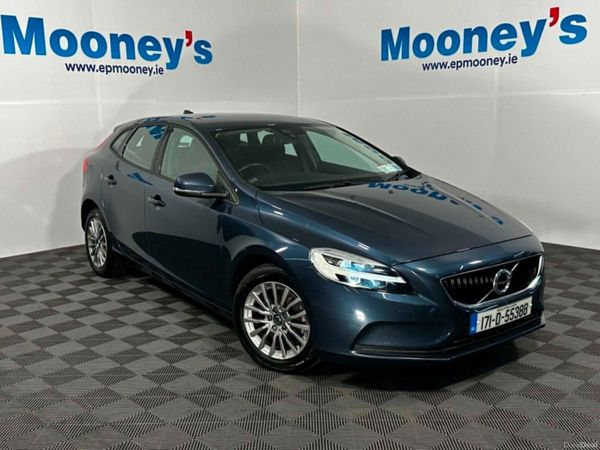 Volvo V40 Hatchback, Petrol, 2017, Blue