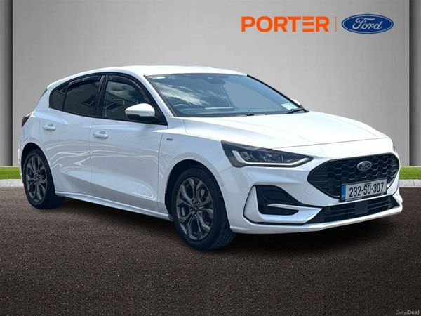 Ford Focus Hatchback, Petrol, 2023, White