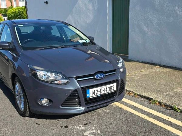 Ford Focus Hatchback, Petrol Gas, 2014, Blue