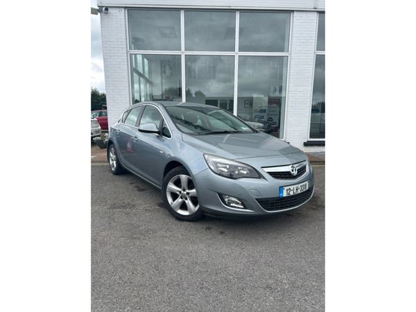 Vauxhall Astra Hatchback, Petrol, 2012, Silver