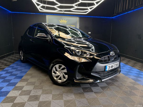 Toyota Yaris Hatchback, Petrol Hybrid, 2021, Black