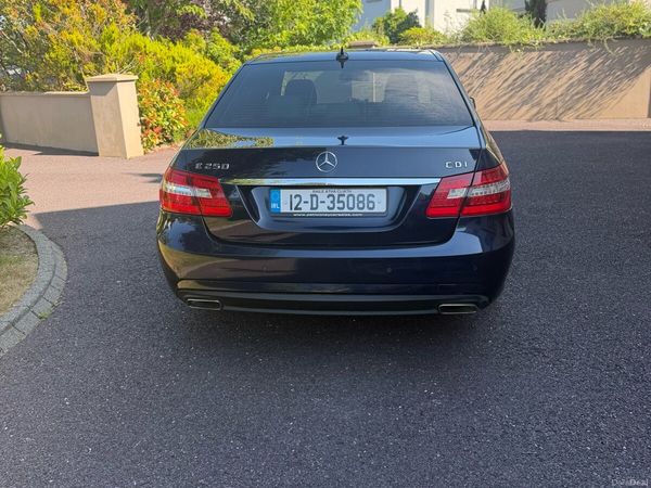 Mercedes-Benz E-Class Saloon, Diesel, 2012, Blue