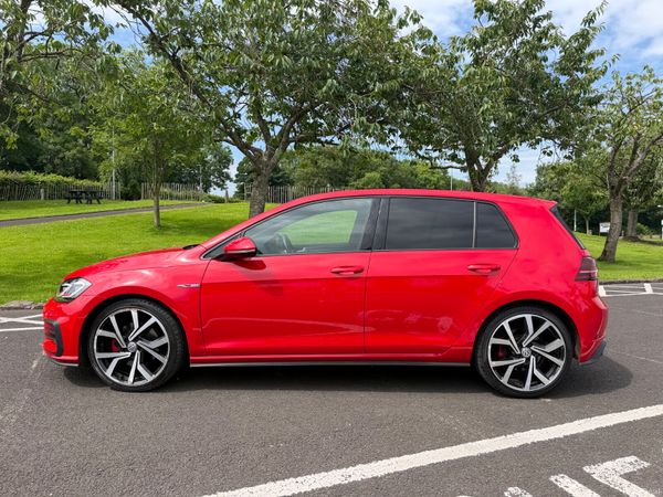 Volkswagen Golf Hatchback, Petrol, 2018, Red