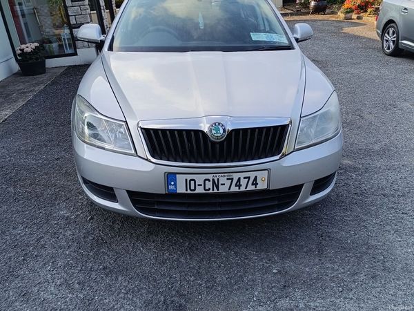 Skoda Octavia Hatchback, Diesel, 2010, Silver