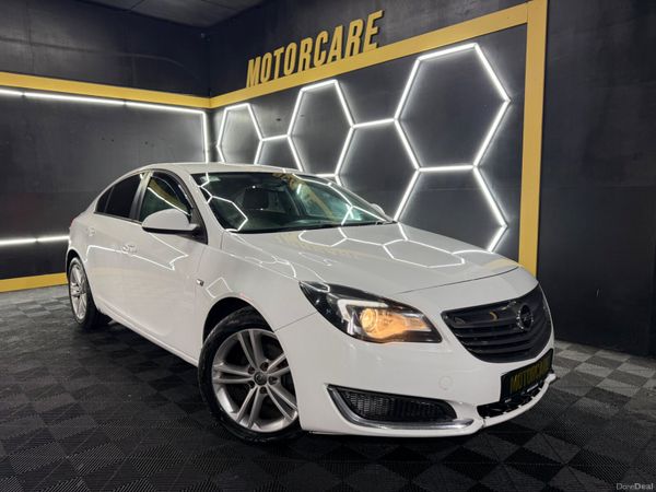 Opel Insignia Hatchback, Diesel, 2015, White