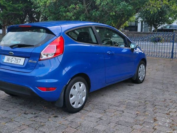 Ford Fiesta Hatchback, Petrol, 2014, Blue