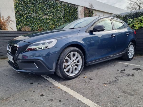 Volvo V40 Hatchback, Diesel, 2017, Grey