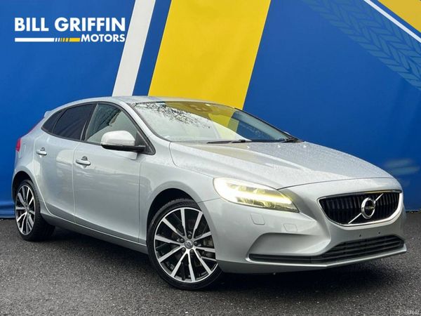 Volvo V40 Hatchback, Diesel, 2018, Silver