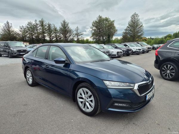 Skoda Octavia Saloon, Diesel, 2021, Blue