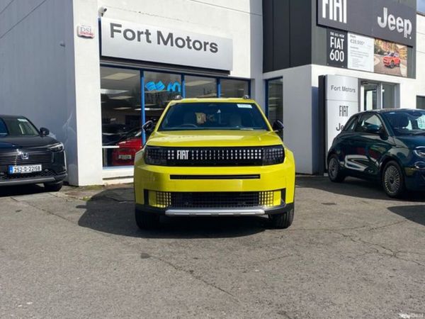 Fiat Grande Panda Hatchback, Electric, 2026, Yellow
