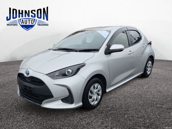 Toyota Yaris Hatchback, Petrol Hybrid, 2022, Silver