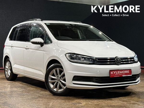 Volkswagen Touran MPV, Petrol, 2017, White