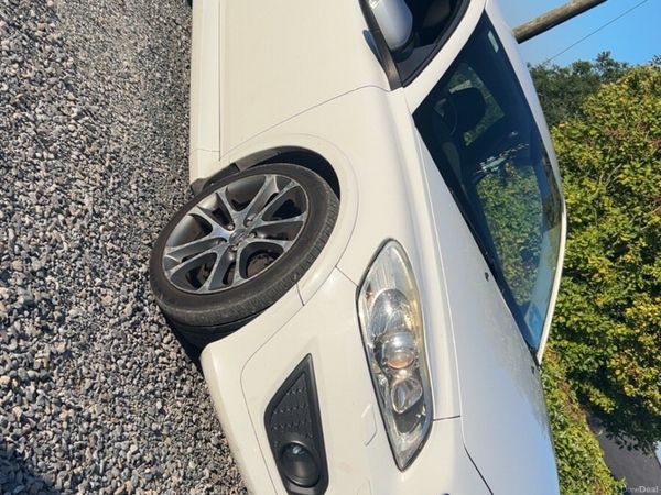 Volvo C30 Coupe, Diesel, 2010, White