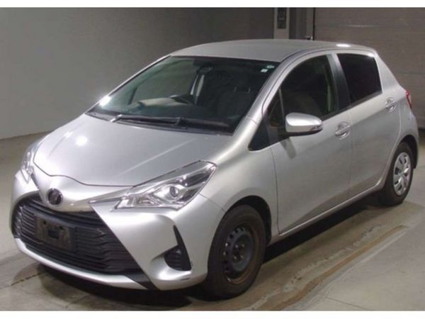 Toyota Vitz Hatchback, Petrol, 2017, Silver