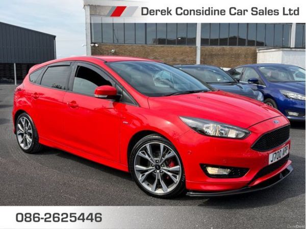 Ford Focus Hatchback, Diesel, 2017, Red