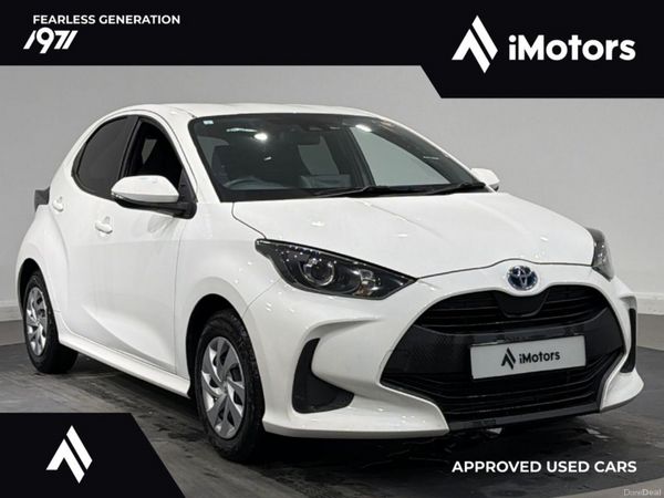 Toyota Yaris Hatchback, Petrol Hybrid, 2023, White
