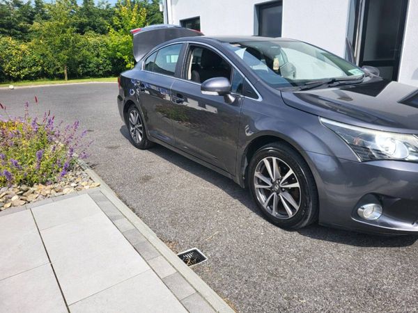Toyota Avensis Saloon, Diesel, 2014, Grey